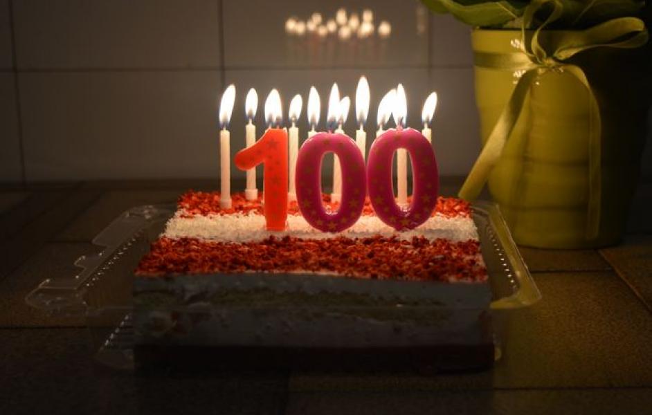 100